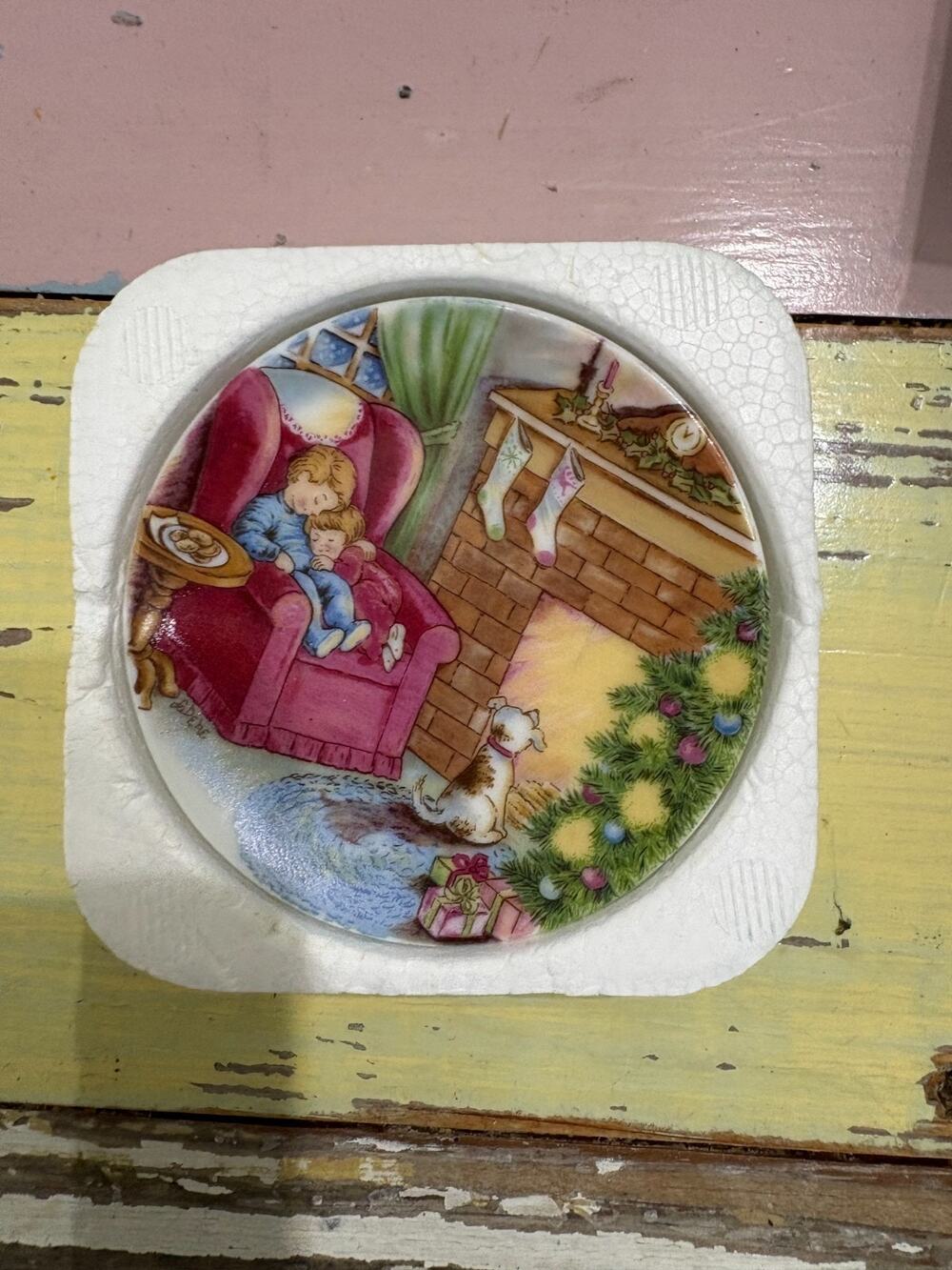 1988 Hallmark Waiting for Santa Keepsake Ornament #2 in Collectors Plate Series